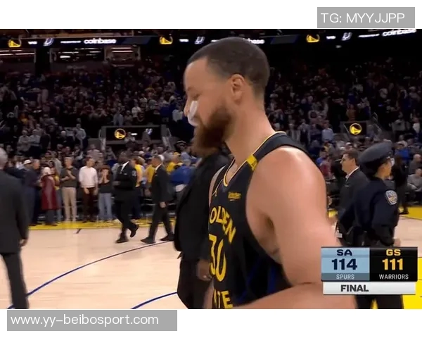 库里分享谷歌折叠手机广告幕后花絮巴特勒奇特造型意外现身引关注