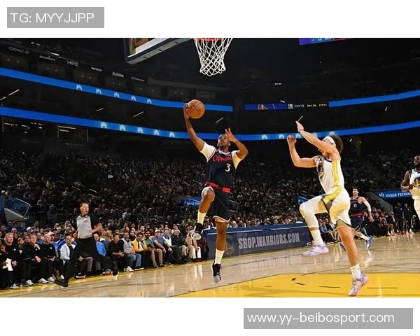 快船首发表现不佳替补发力保罗引领正负值逆转显实力