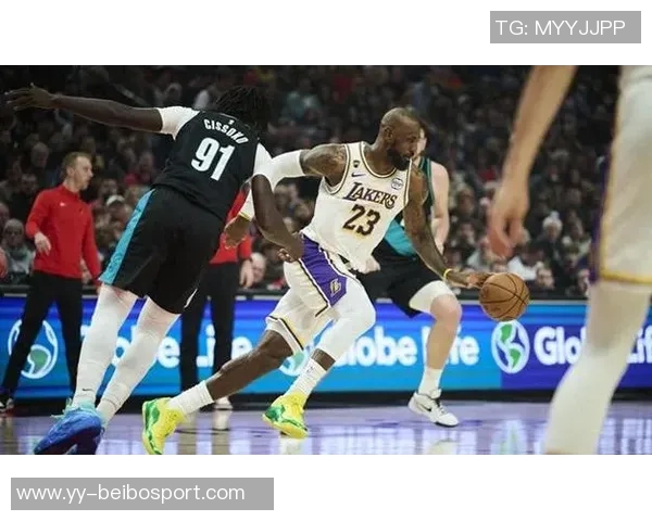 湖人季前赛首战对阵太阳詹姆斯斯玛特克莱伯阿杜因伤缺席引发关注